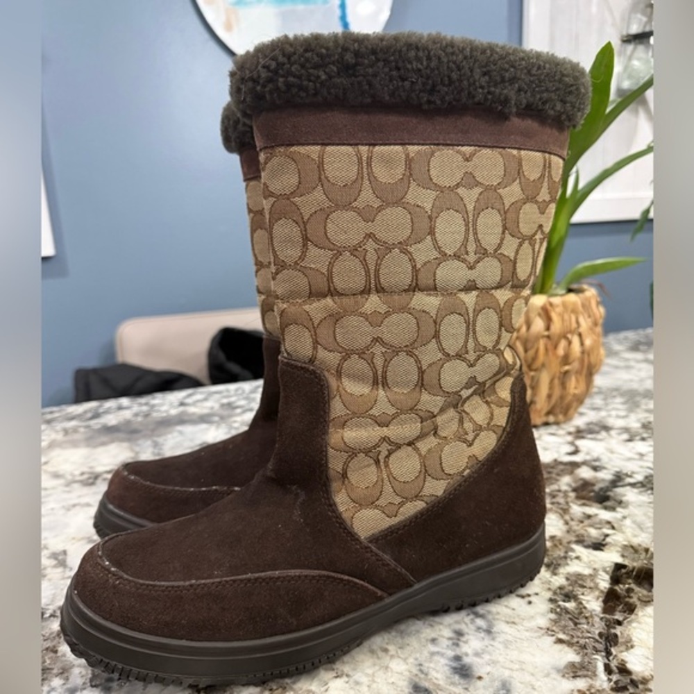 Coach Sherman Signature Boots woman’s size 9